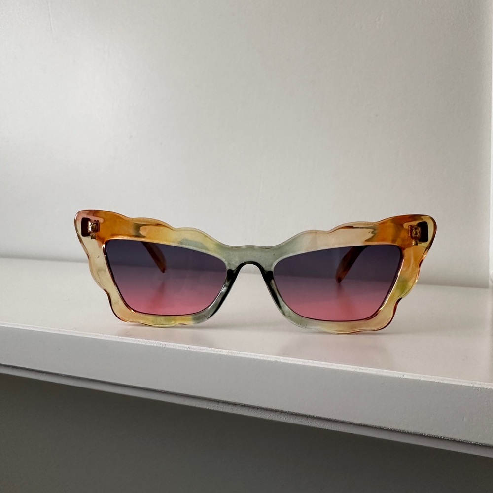 Gradient Cat-Eye Sunglasses